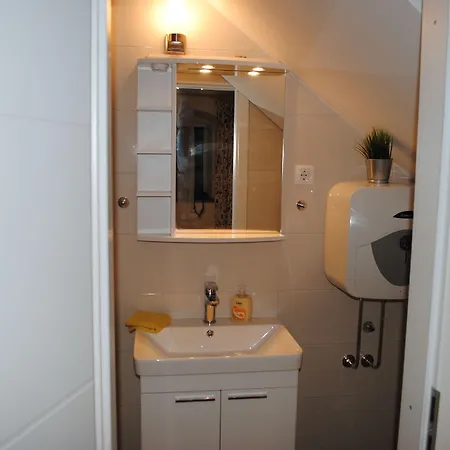 On The Square Apartamento Makarska