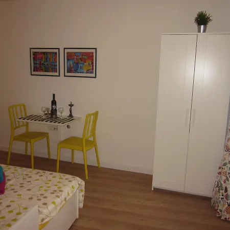 Apartment On The Square Makarska