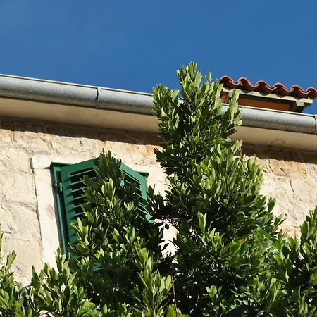 On The Square * Makarska
