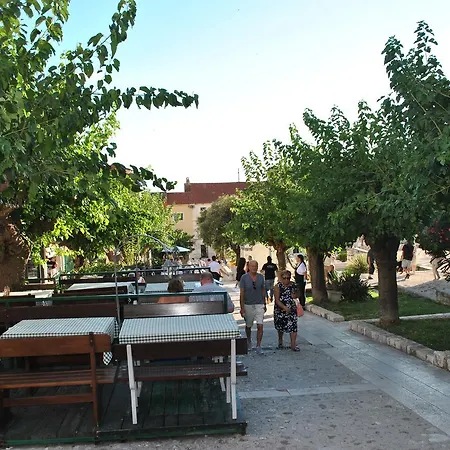 Apartment On The Square Makarska